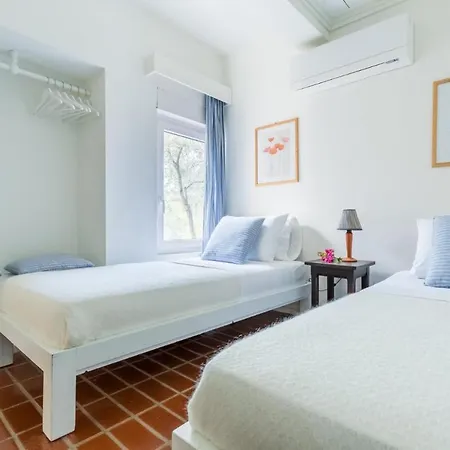 Pelago فيلة سكوبيلوس تاون