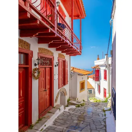 Pelago سكوبيلوس تاون